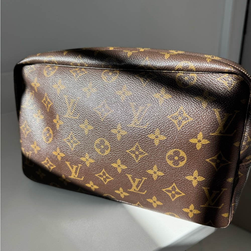 Louis Vuitton Monogram Toiletry Bag - Picture 3 of 10
